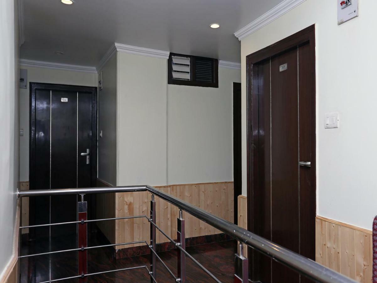 Oyo 27002 Hsr Ram Bazaar Hotell Shimla Eksteriør bilde
