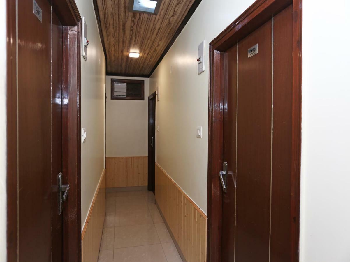 Oyo 27002 Hsr Ram Bazaar Hotell Shimla Eksteriør bilde