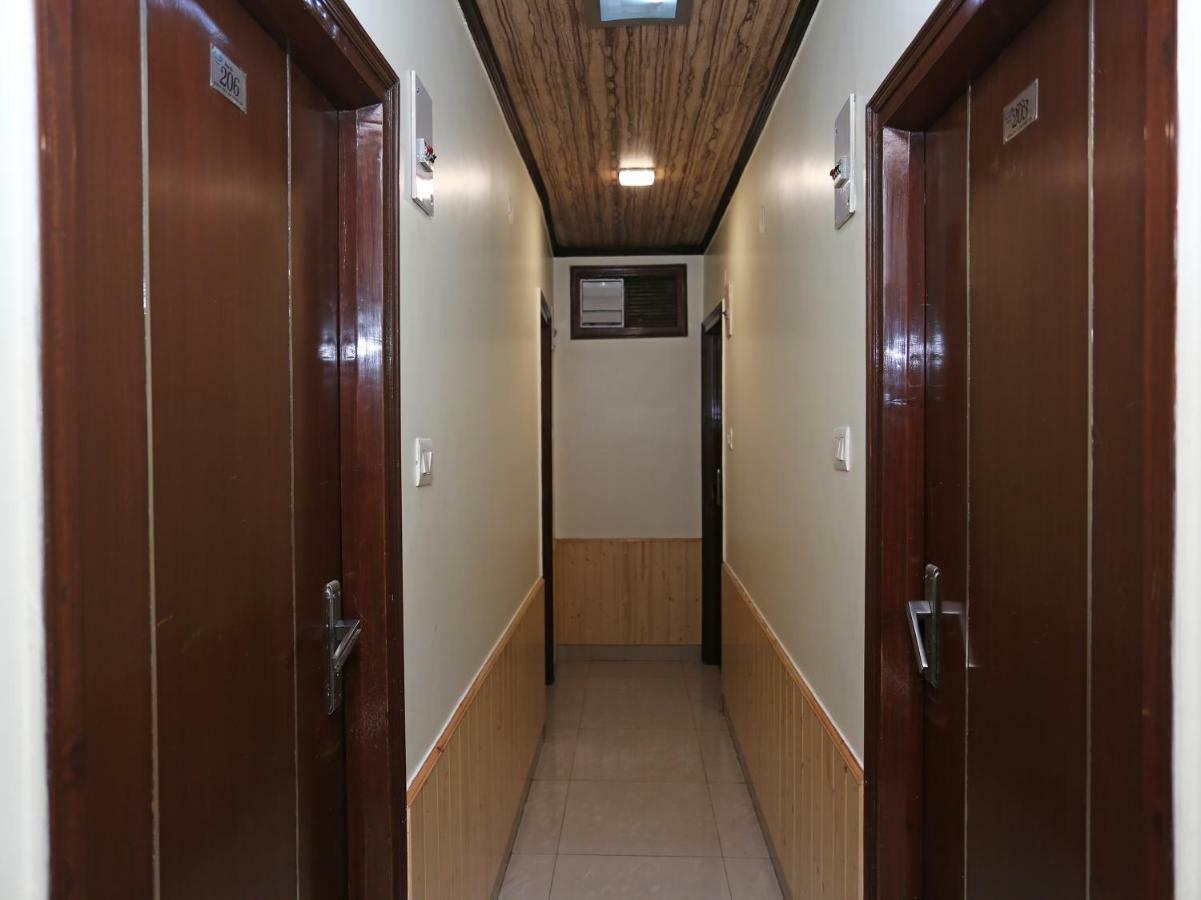 Oyo 27002 Hsr Ram Bazaar Hotell Shimla Eksteriør bilde